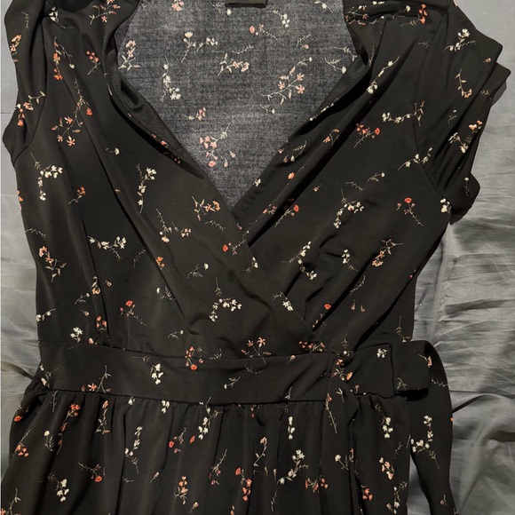 Women’s Black Floral Wrap Jumpsuit - Picture 4 of 6